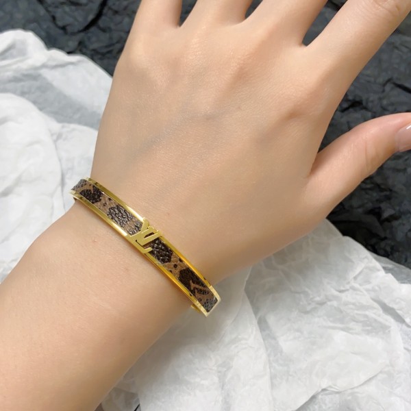 Jewelry Louis Vuitton 211