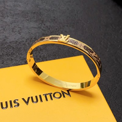 Jewelry Louis Vuitton 211
