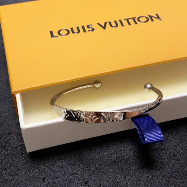 Jewelry Louis Vuitton 222
