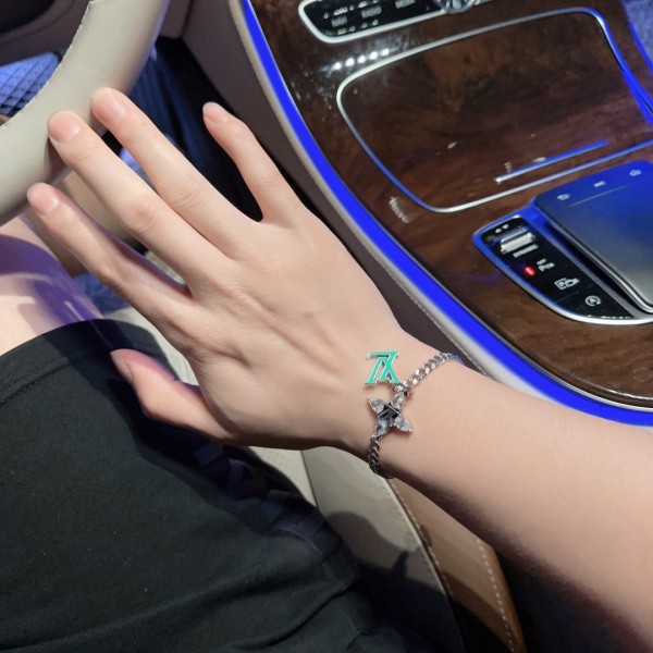 Jewelry Louis Vuitton 228