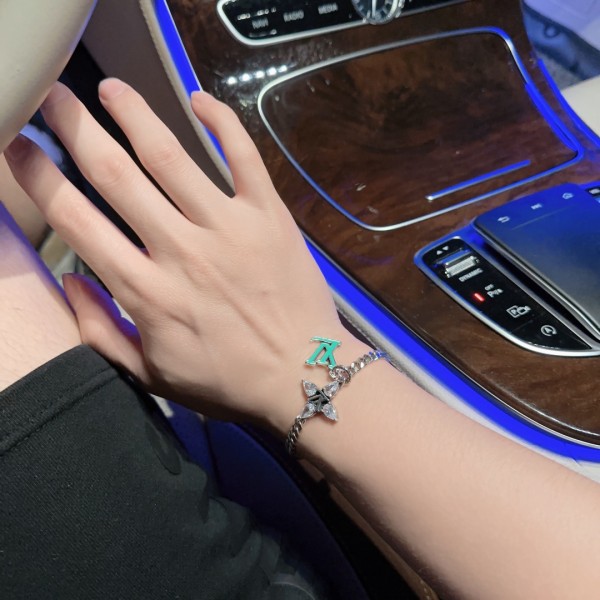 Jewelry Louis Vuitton 228