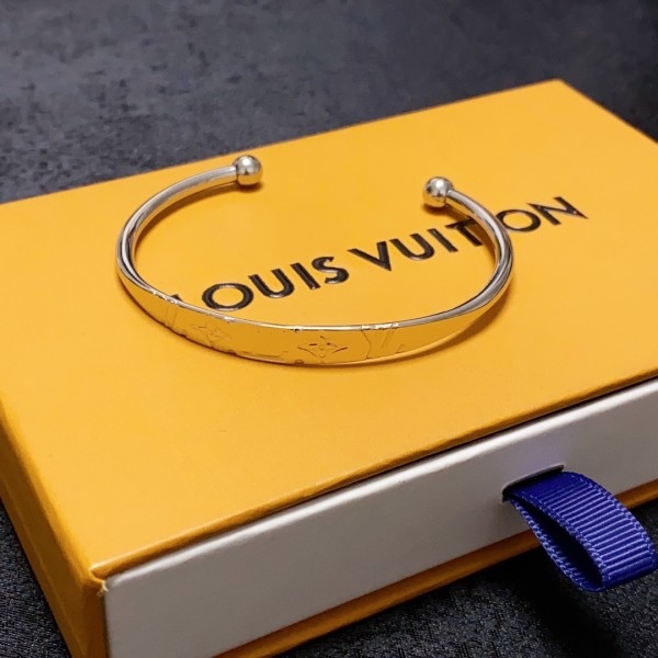 Jewelry Louis Vuitton 222