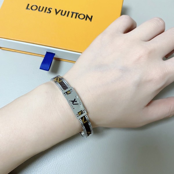 Jewelry Louis Vuitton 223