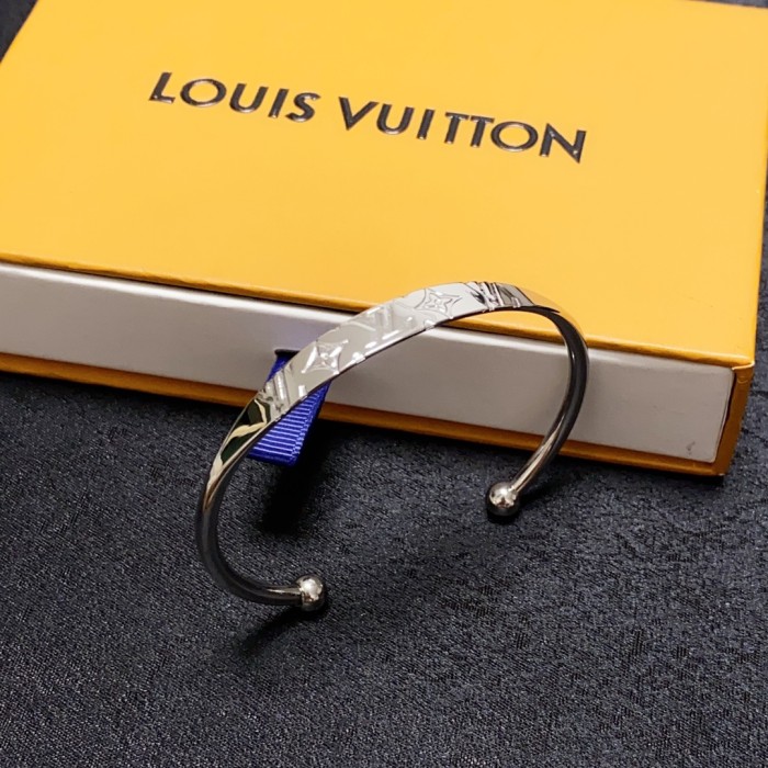Jewelry Louis Vuitton 222