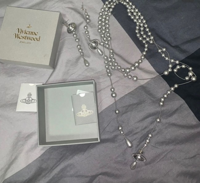 Jewelry vivienne westwood 103