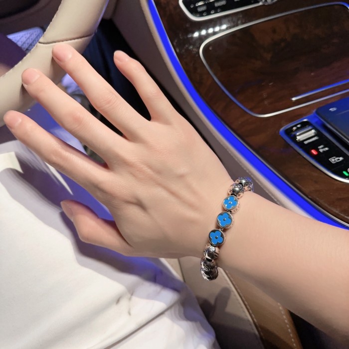 Jewelry Louis Vuitton 261