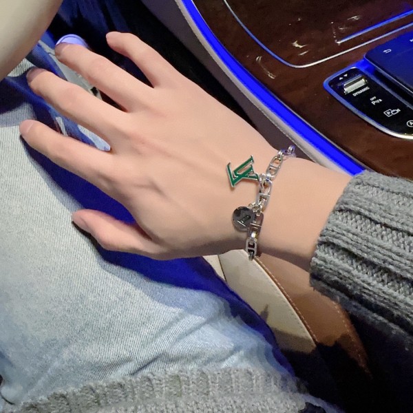 Jewelry Louis Vuitton 276