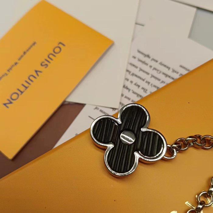 Jewelry Louis Vuitton 238