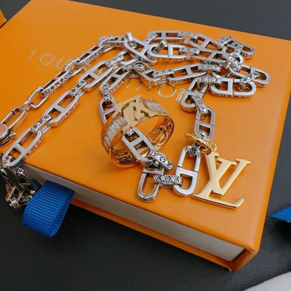 Jewelry Louis Vuitton 284
