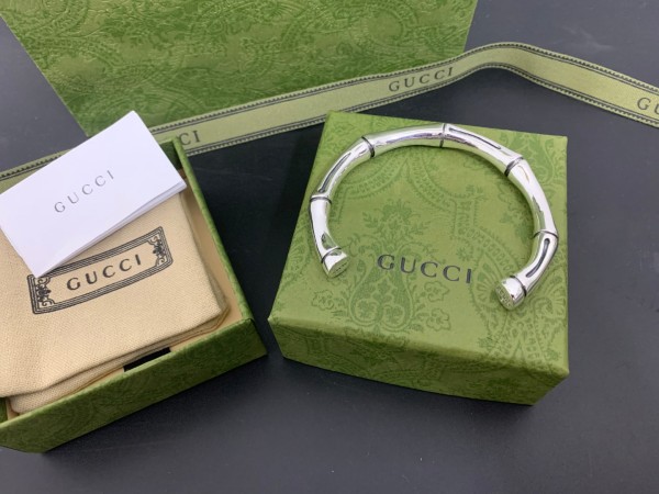 Jewelry Gucci 546