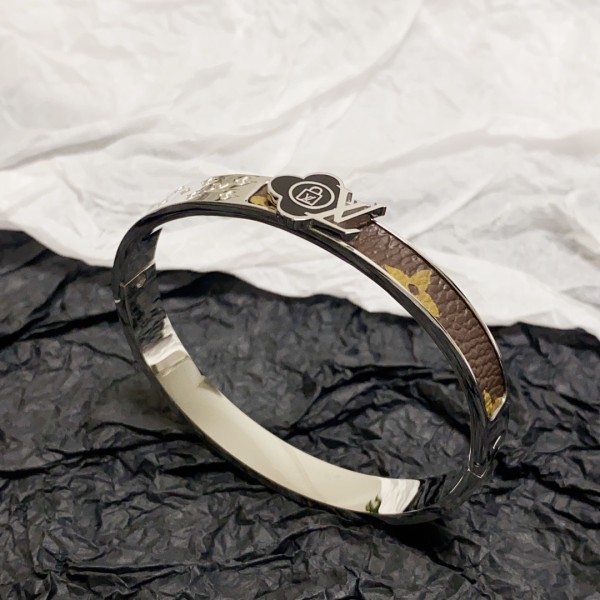 Jewelry Louis Vuitton 302