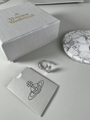 Jewelry vivienne westwood 124