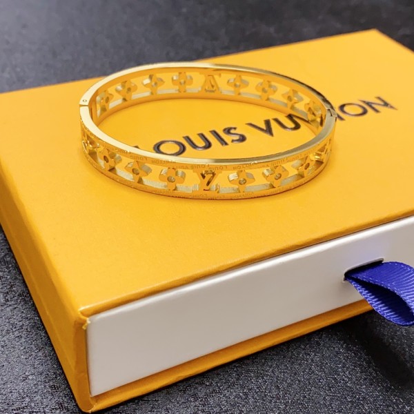 Jewelry Louis Vuitton 303