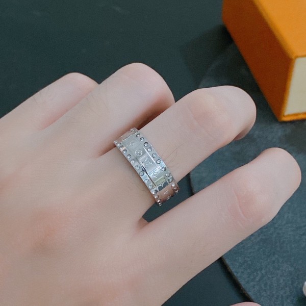 Jewelry Louis Vuitton 295