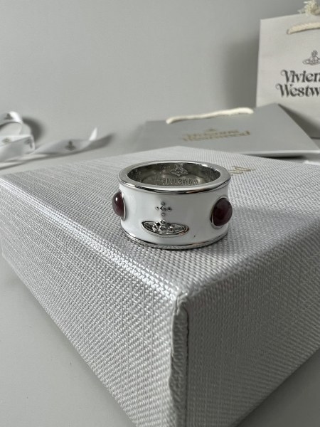 Jewelry vivienne westwood 123