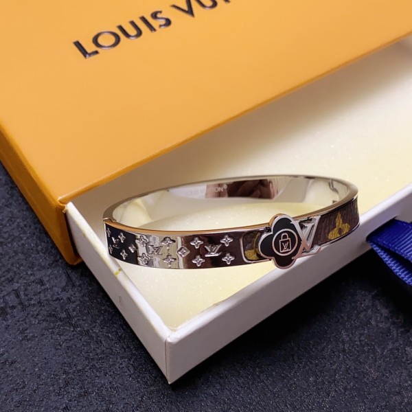 Jewelry Louis Vuitton 302