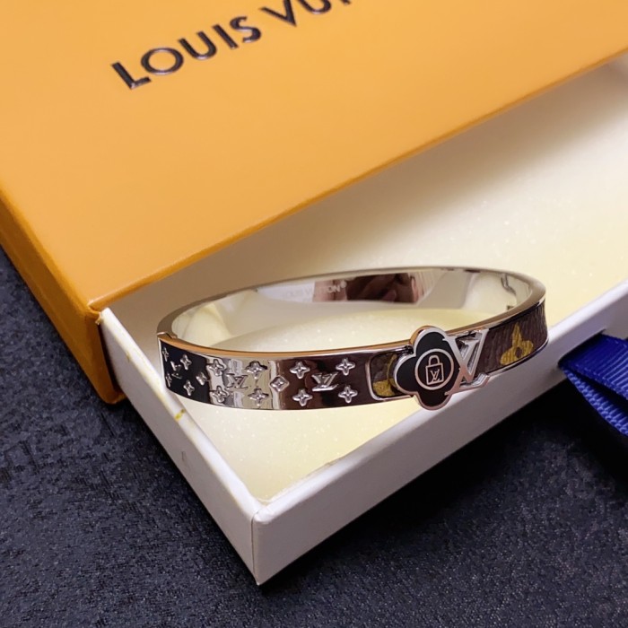 Jewelry Louis Vuitton 302