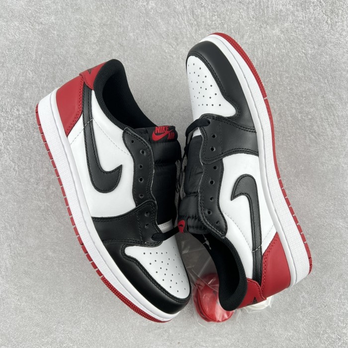Jordan 1 Retro Low OG Black Toe (2023)