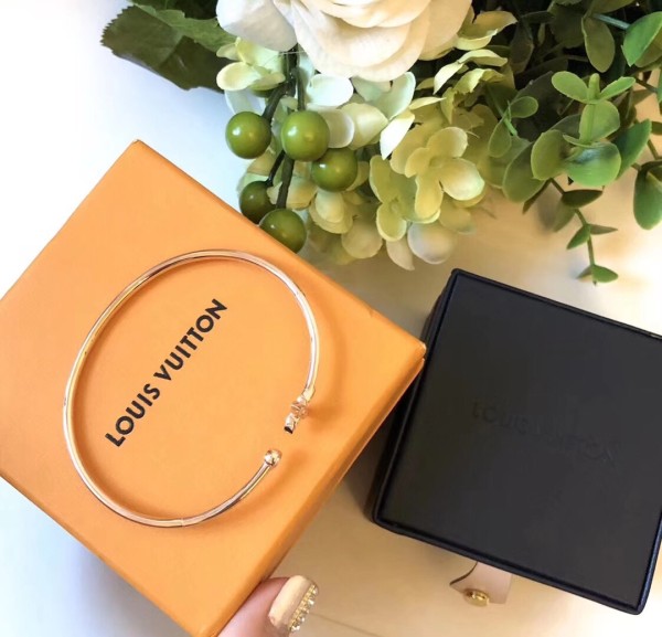 Jewelry Louis Vuitton 317