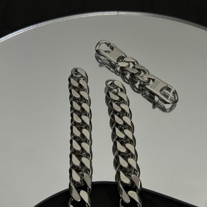 Jewelry Balenciaga 112