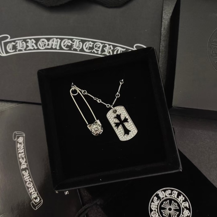Jewelry chrome hearts 536
