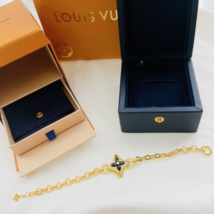 Jewelry Louis Vuitton 322