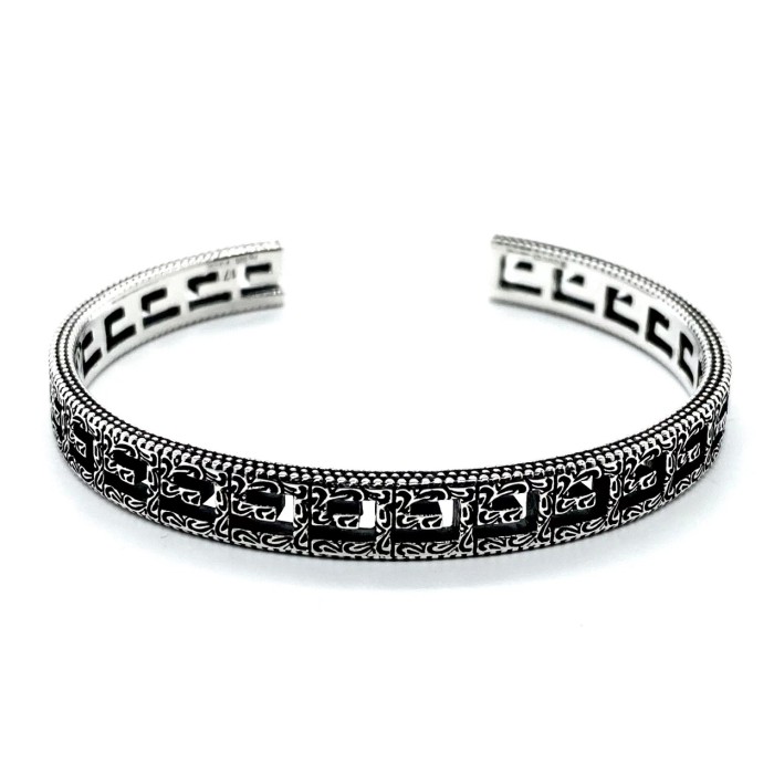 Jewelry Gucci 681