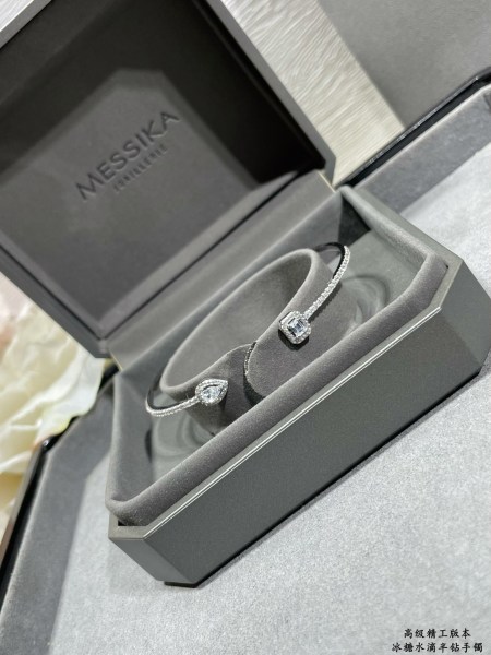 Jewelry MESSIKA 42