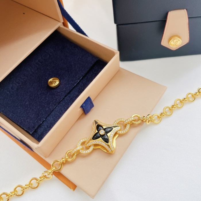 Jewelry Louis Vuitton 322