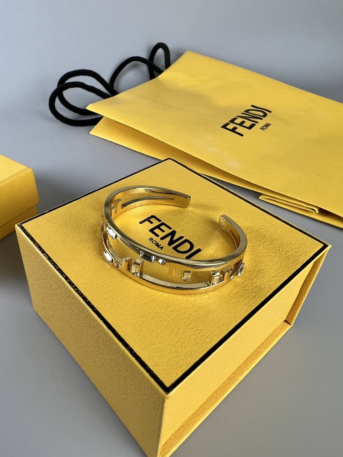 Jewelry FENDI 40
