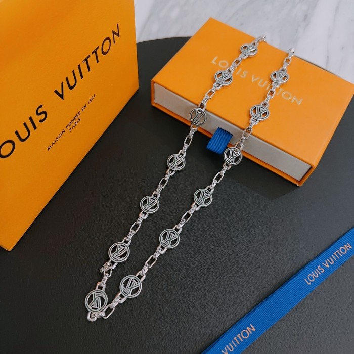 Jewelry Louis Vuitton 330