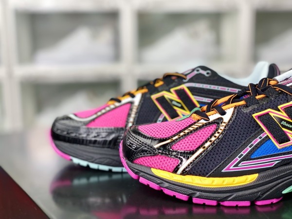 New Balance 1906R Neon Nights