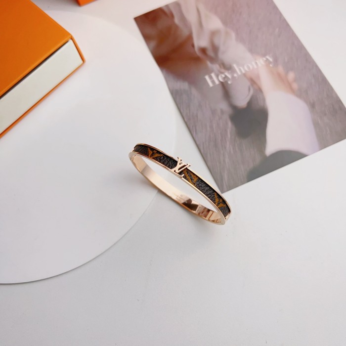 Jewelry Louis Vuitton 339