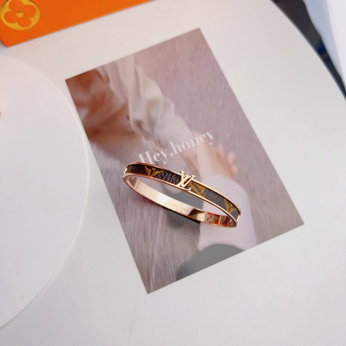 Jewelry Louis Vuitton 339