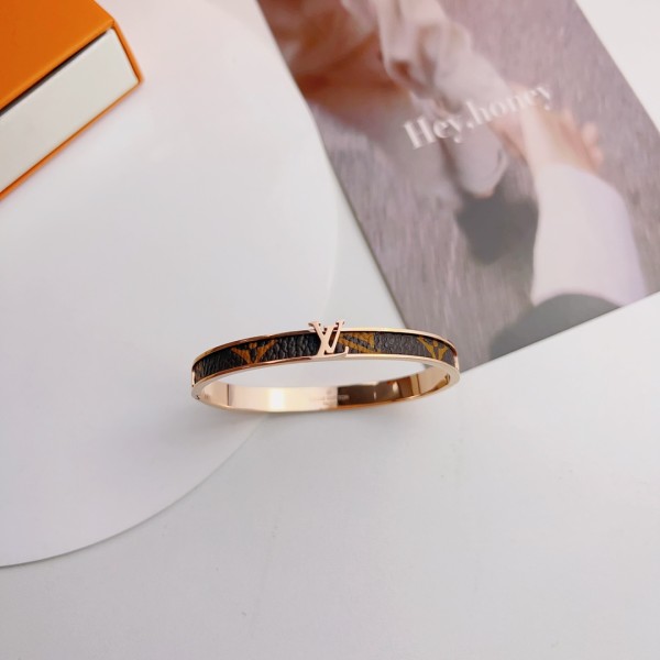 Jewelry Louis Vuitton 339