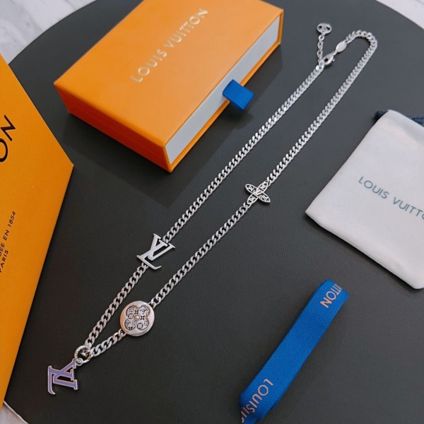 Jewelry Louis Vuitton 345