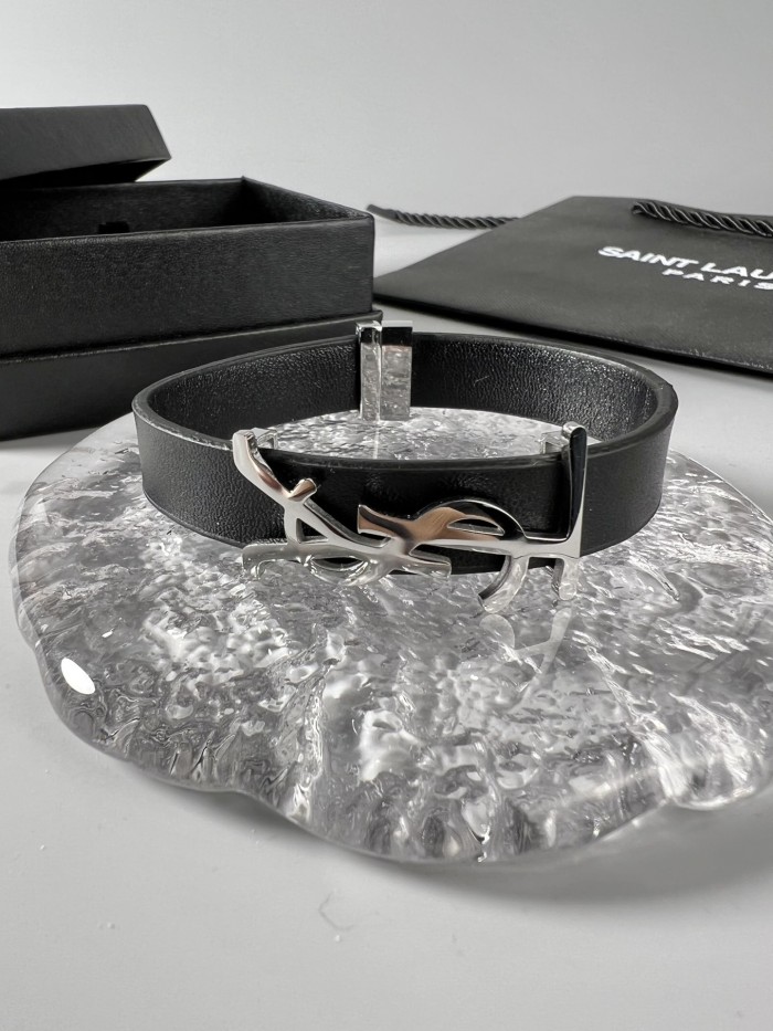 Jewelry yves saint laurent 137