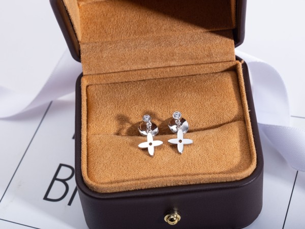 Jewelry Louis Vuitton 369