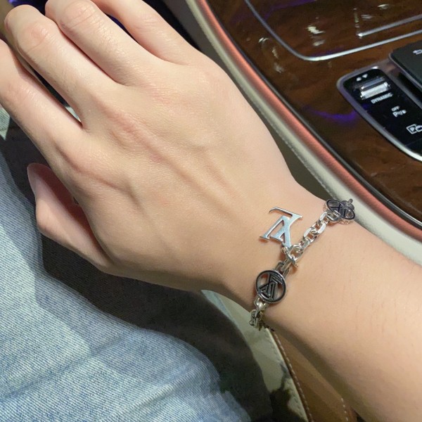 Jewelry Louis Vuitton 366