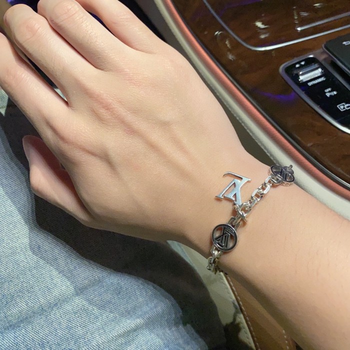 Jewelry Louis Vuitton 366