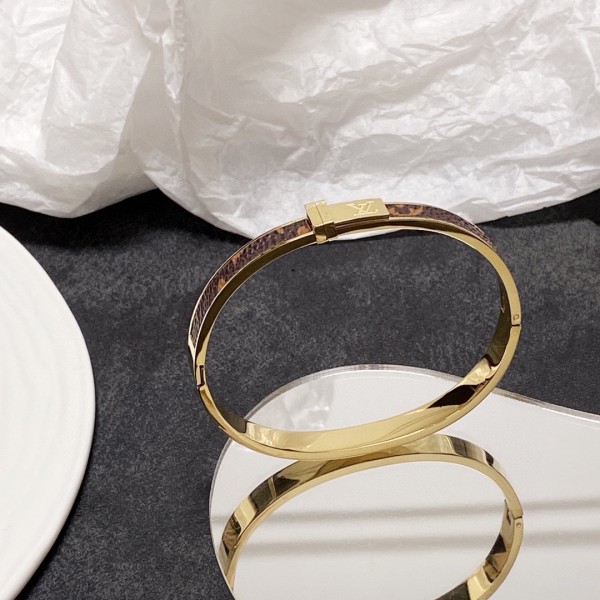 Jewelry Louis Vuitton 367