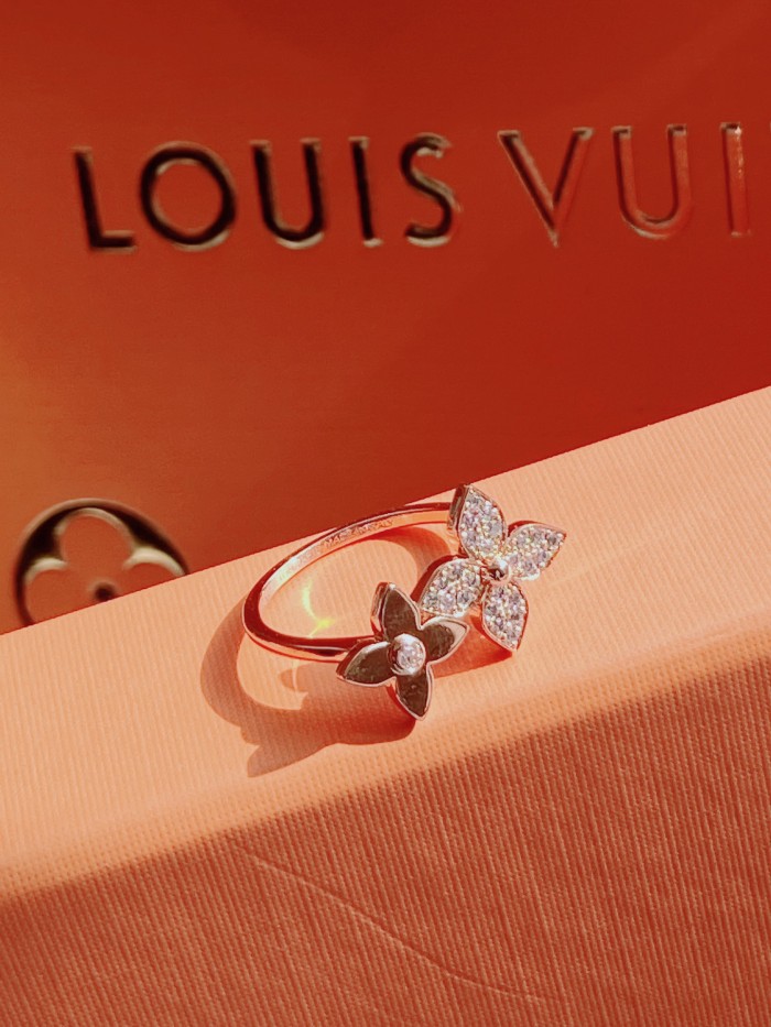 Jewelry Louis Vuitton 368