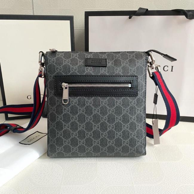 Handbag  Gucci  523599  size  21-23-4  cm