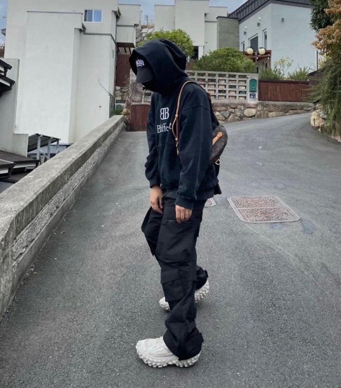 Clothes Balenciaga 402