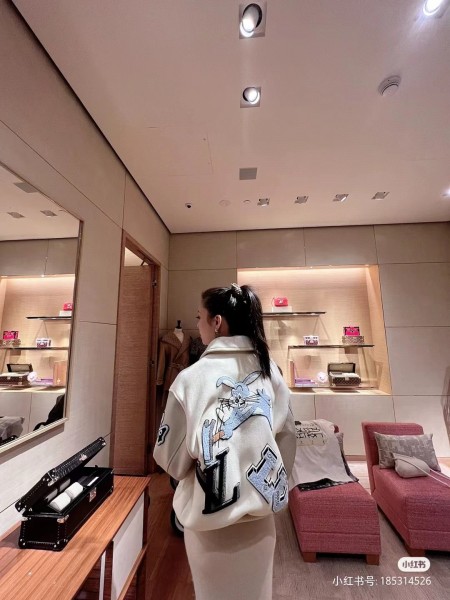 Clothes Louis Vuitton 642