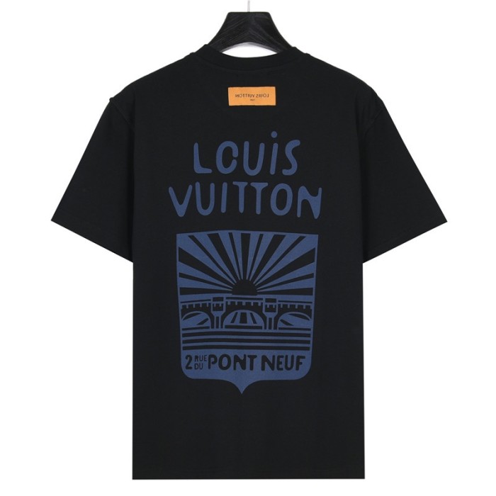 Clothes Louis Vuitton 675