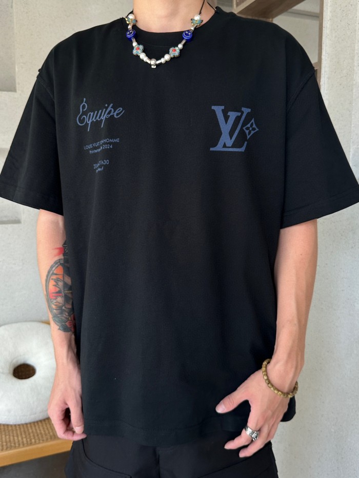 Clothes Louis Vuitton 675