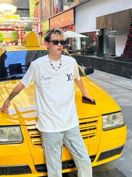 Clothes Louis Vuitton 774