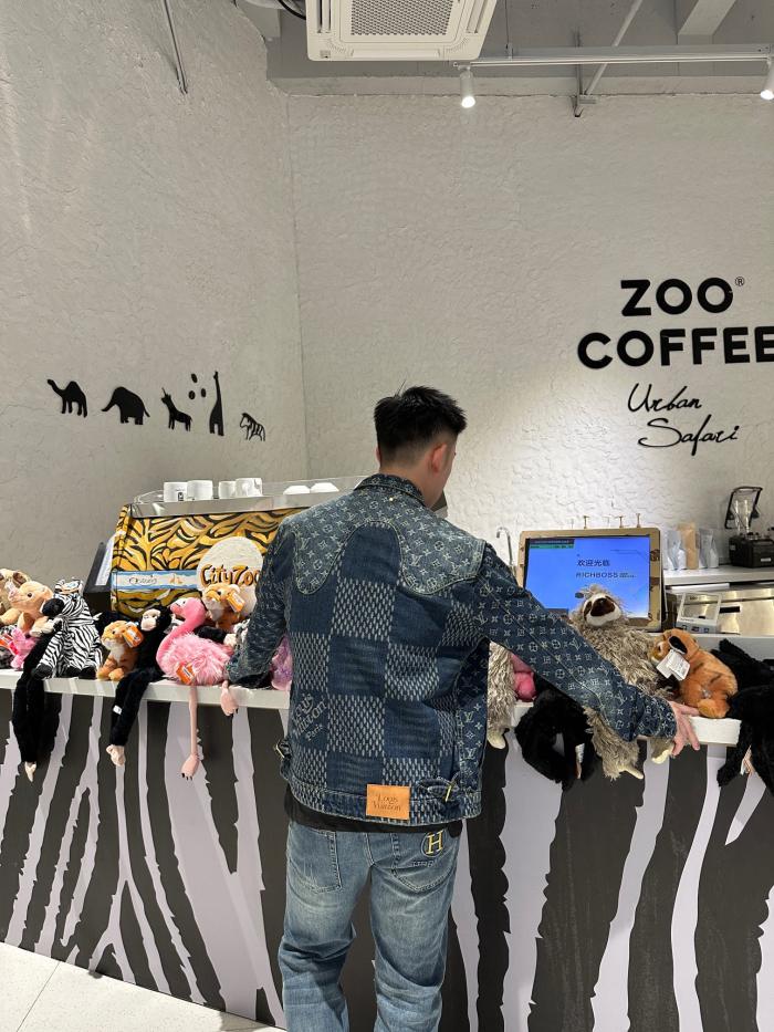 Clothes Louis Vuitton 784