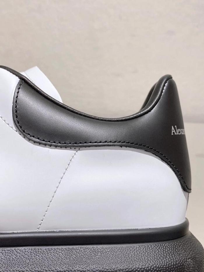 Alexander McQueen Oversized Black Sole (W)